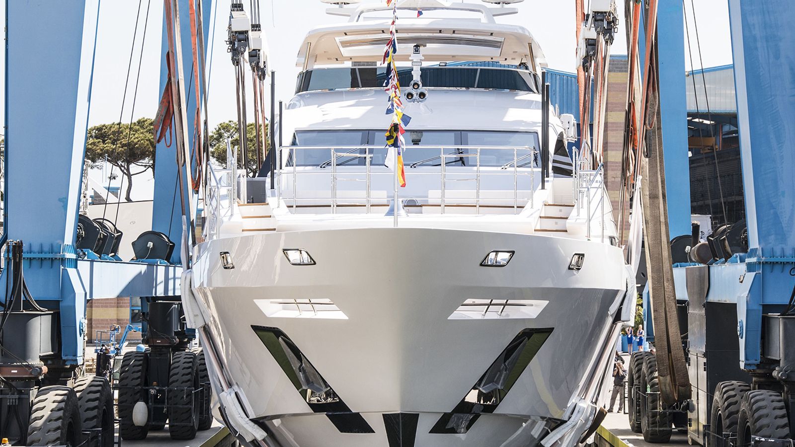 IRONMAN yacht 42m, 2018)